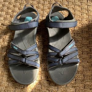 Teva Tirra sandals size 10
